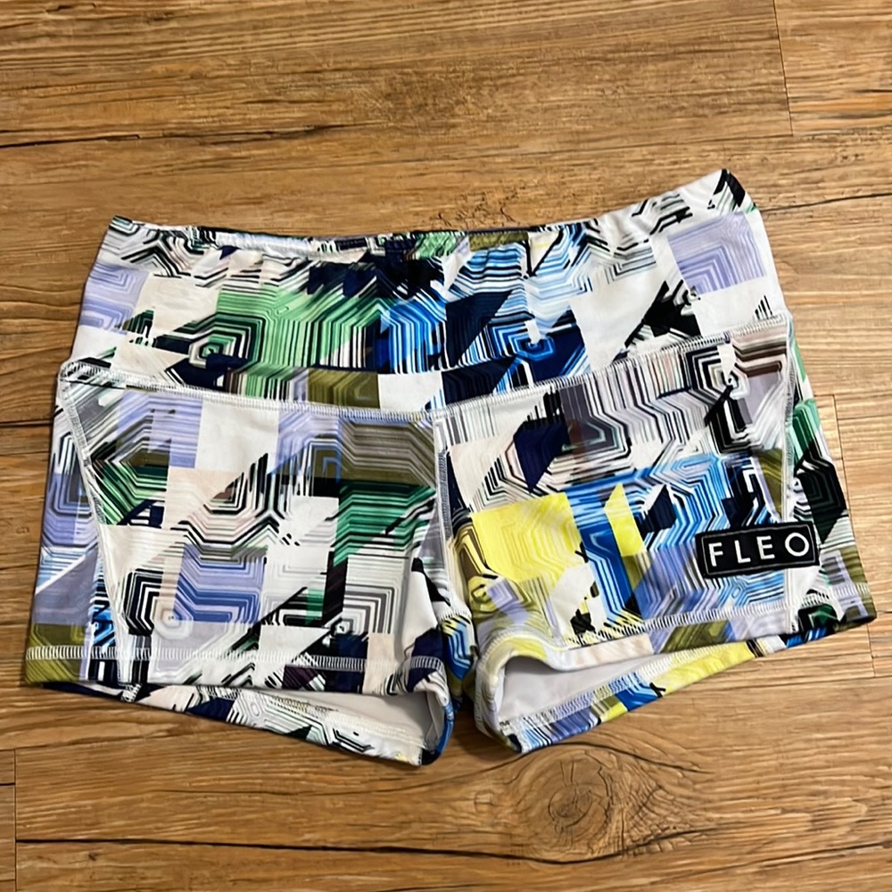 FLEO - 3.25 Contour Shorts - Spandex